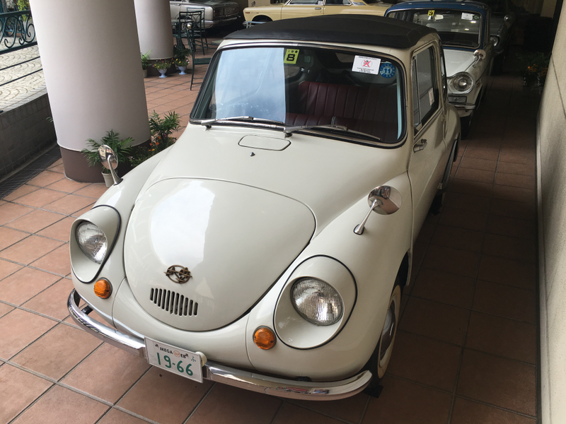 Illustration for article titled Look At This Amazing Collection of Historic Cars Inside A Japanese Shopping Mall